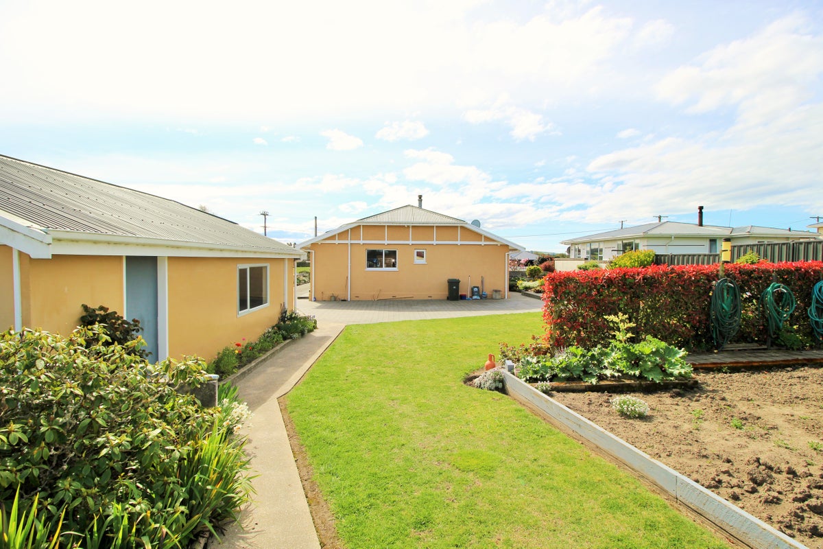 4 Argyle Street, Weston, Oamaru - Carousel 20