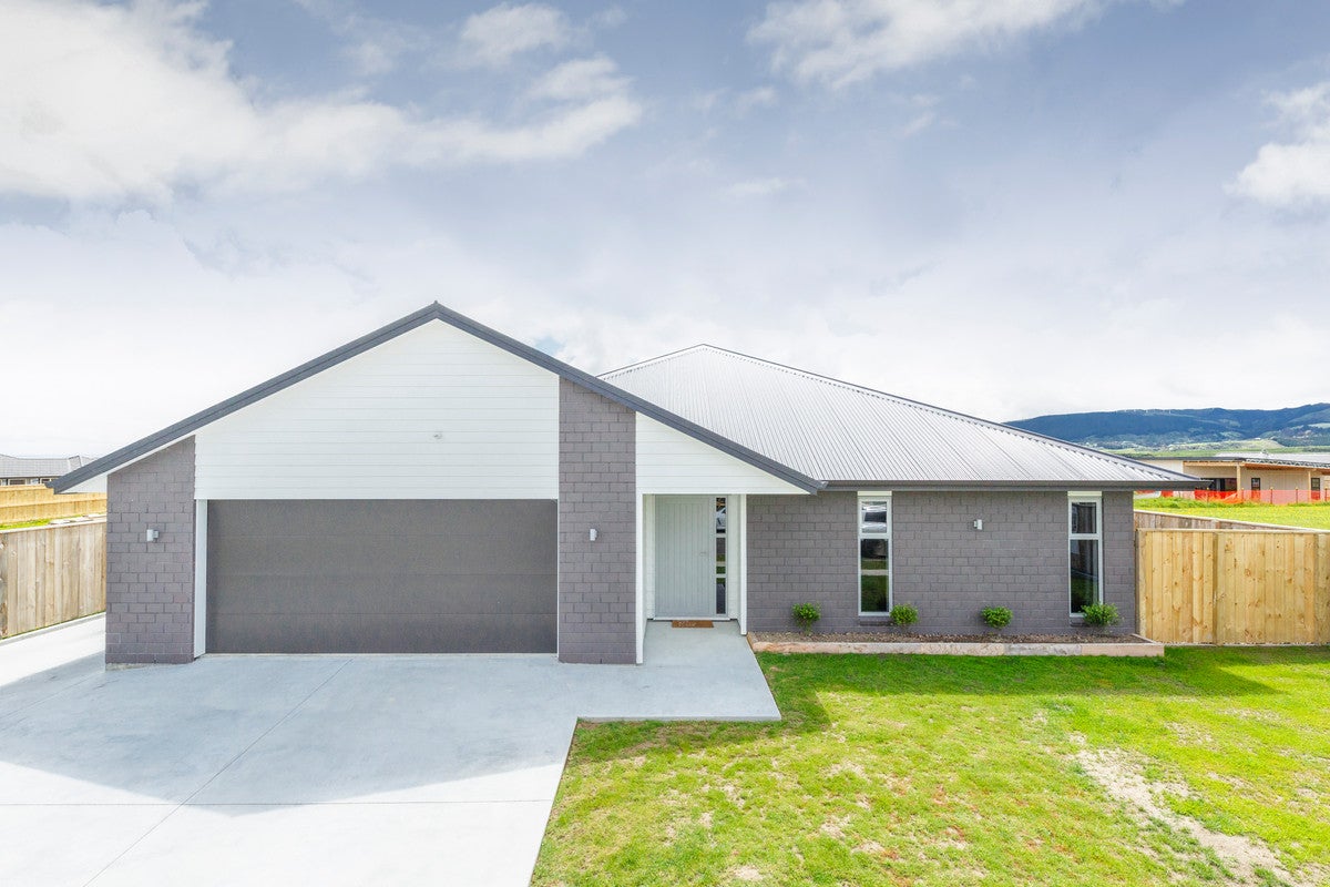9 Cyprus Place, Fitzherbert, Palmerston North - Carousel 21