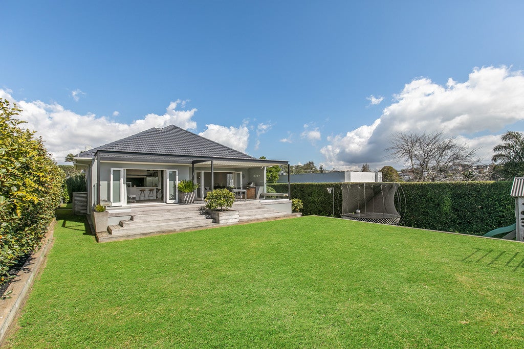 6 Colchester Avenue, Glendowie, Auckland - Carousel 1
