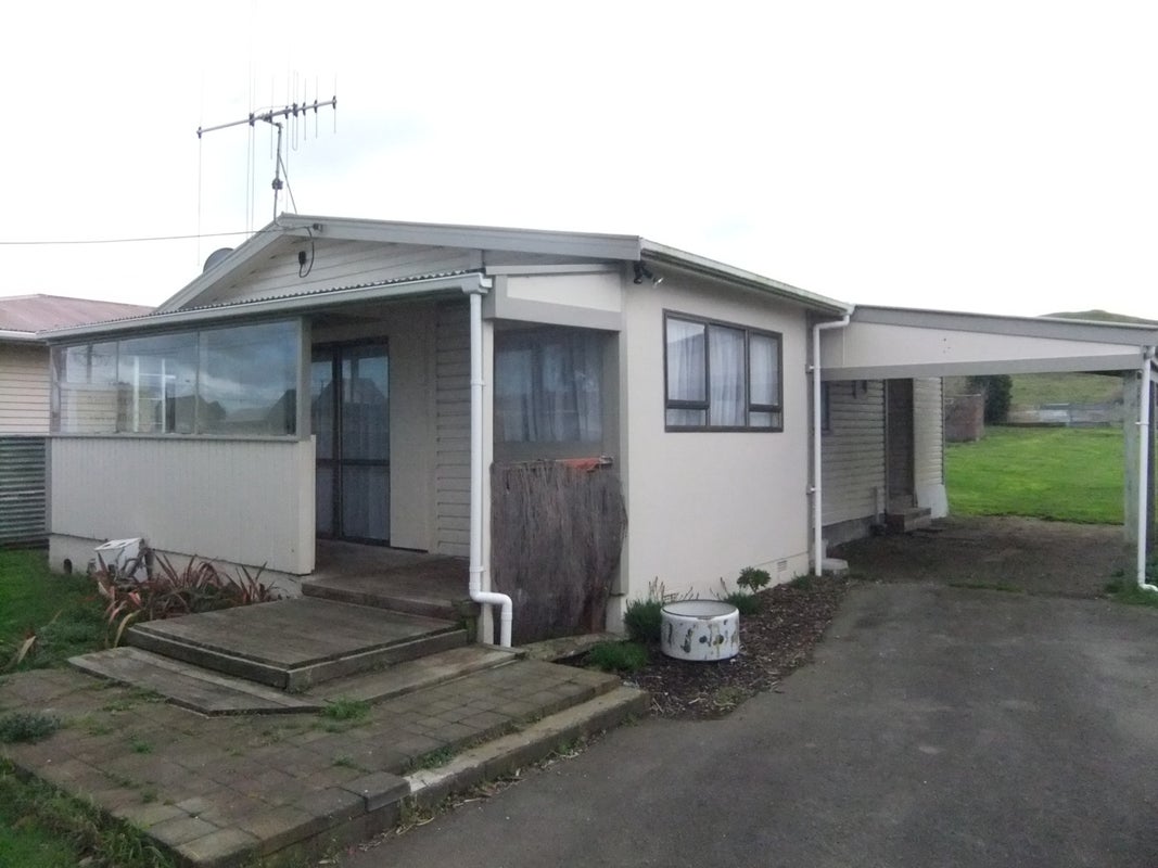 74 Polson Street, Castlecliff, Whanganui - Carousel 1