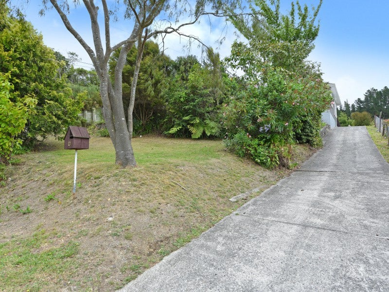 13 Sharpe Crescent, Wainuiomata, Lower Hutt - Carousel 18