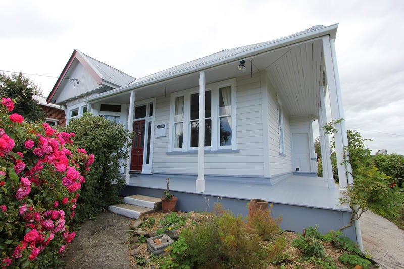 4 Clifford Street, Dalmore, Dunedin - Carousel 1