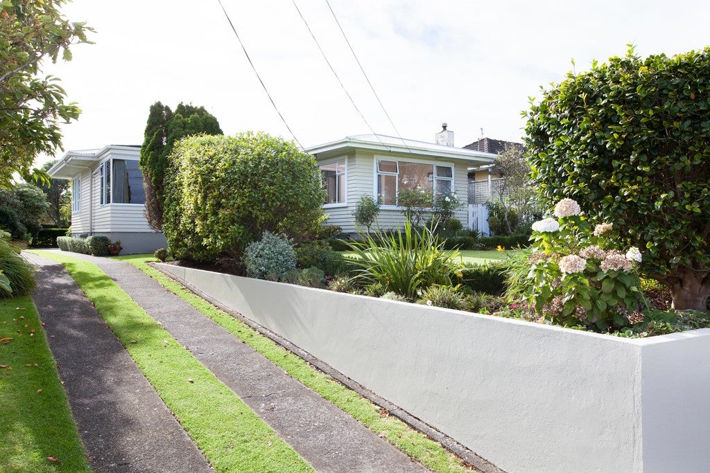 33 Ropiha Street, Fitzroy, New Plymouth - Carousel 1