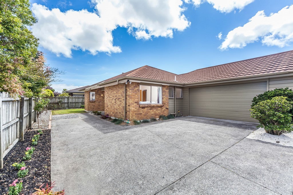1/15 Golfland Drive, Golflands, Auckland - Carousel 1