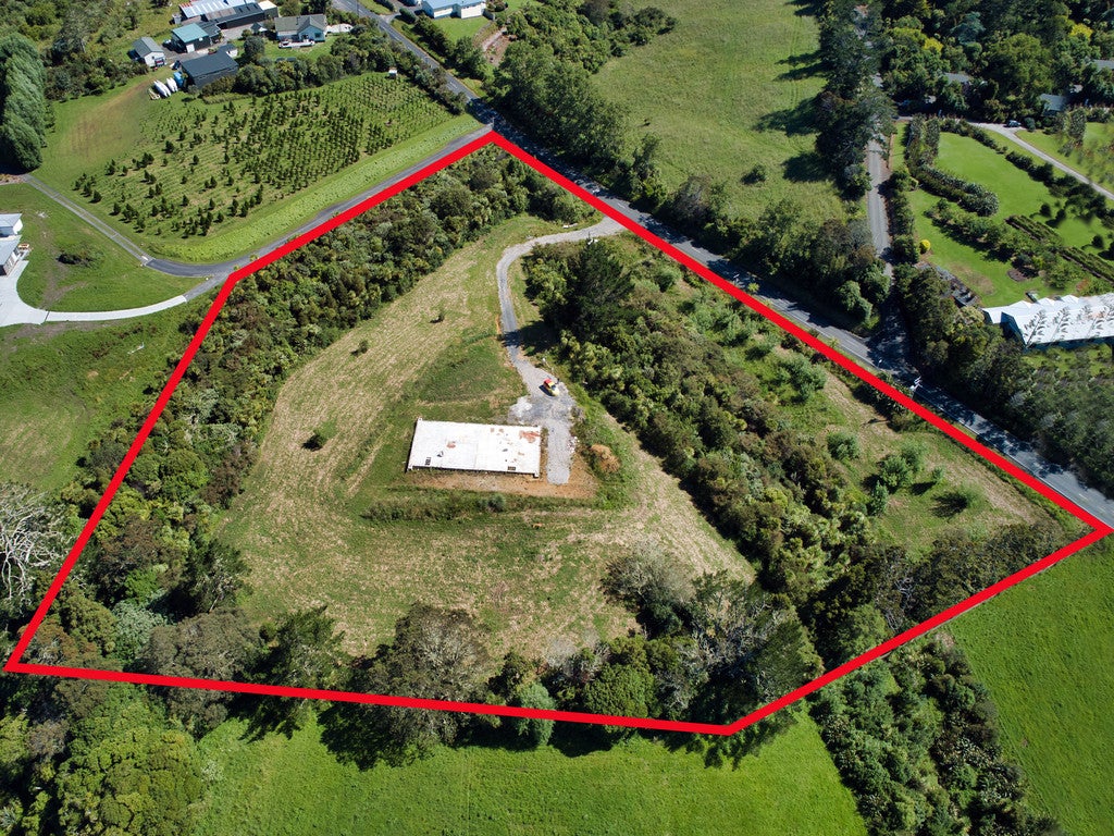 51 Shaw Road, Oratia, Auckland - Carousel 1