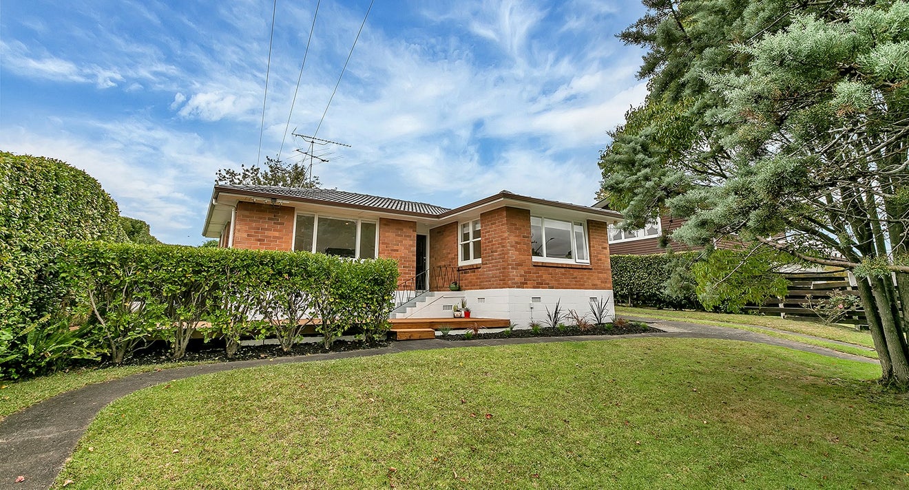 293 Beach Haven Road, Birkdale, Auckland - Carousel 1
