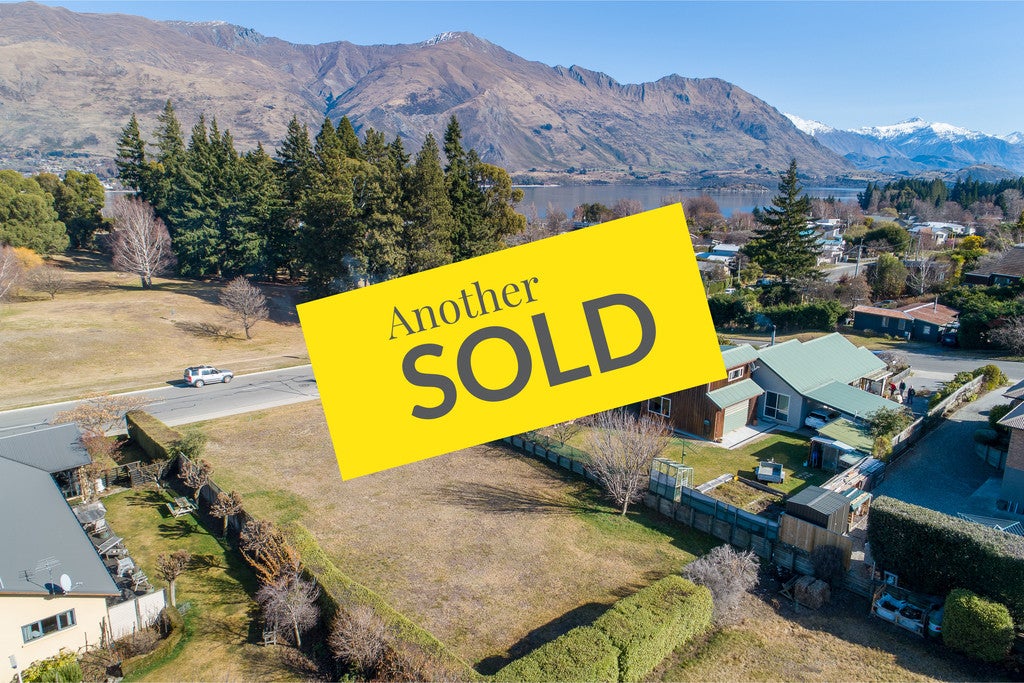 135 Plantation Road, Wanaka - Carousel 1