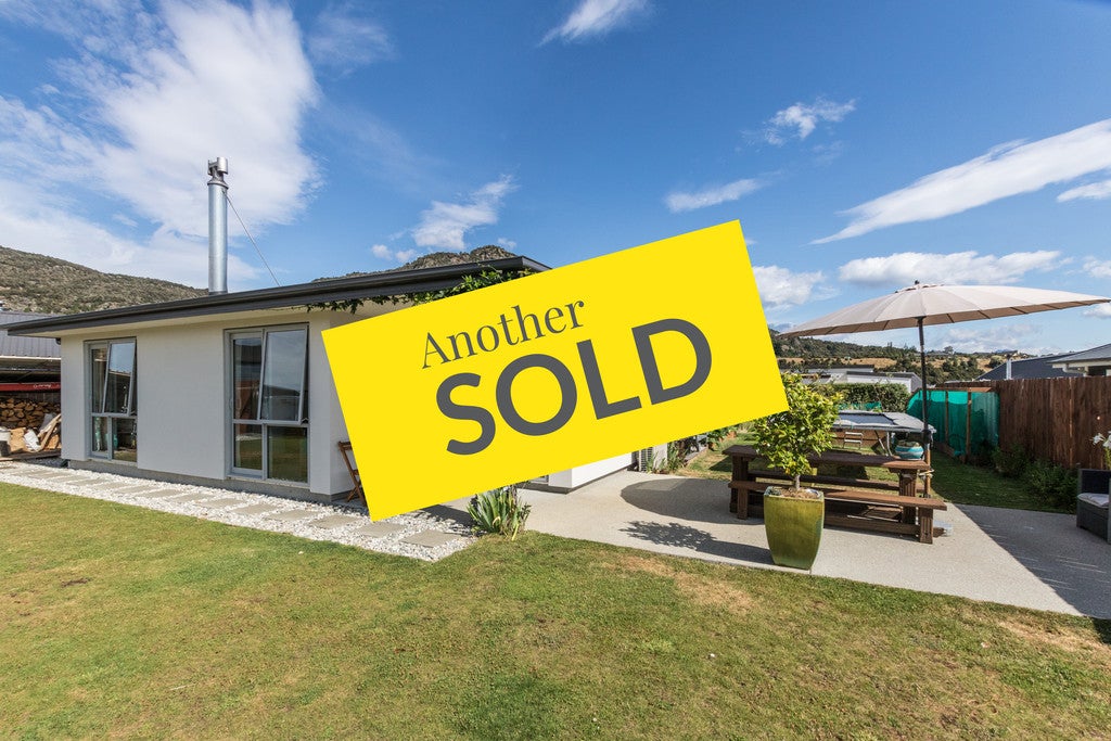 23 Marbleleaf Lane, Albert Town, Wanaka - Carousel 1