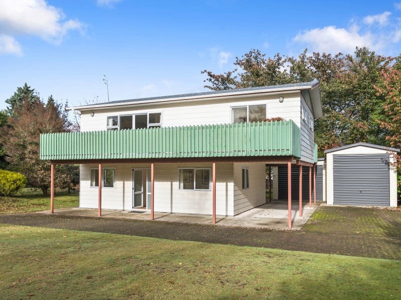 9 Tohe Cul, Kinloch, Taupo - Carousel 1