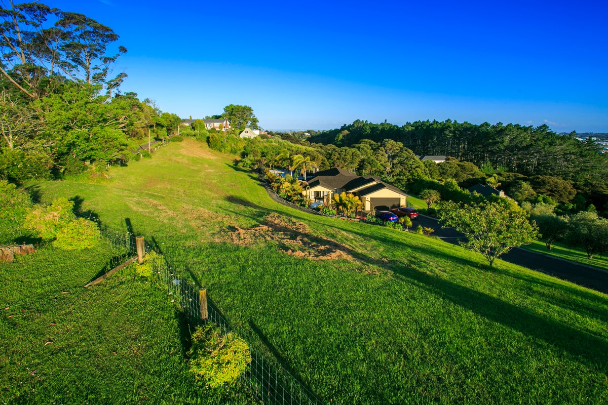215 Gills Road, Albany Heights, Auckland - Carousel 1
