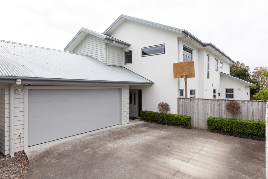 25 Richmond Street, Fitzroy, New Plymouth - Carousel 1