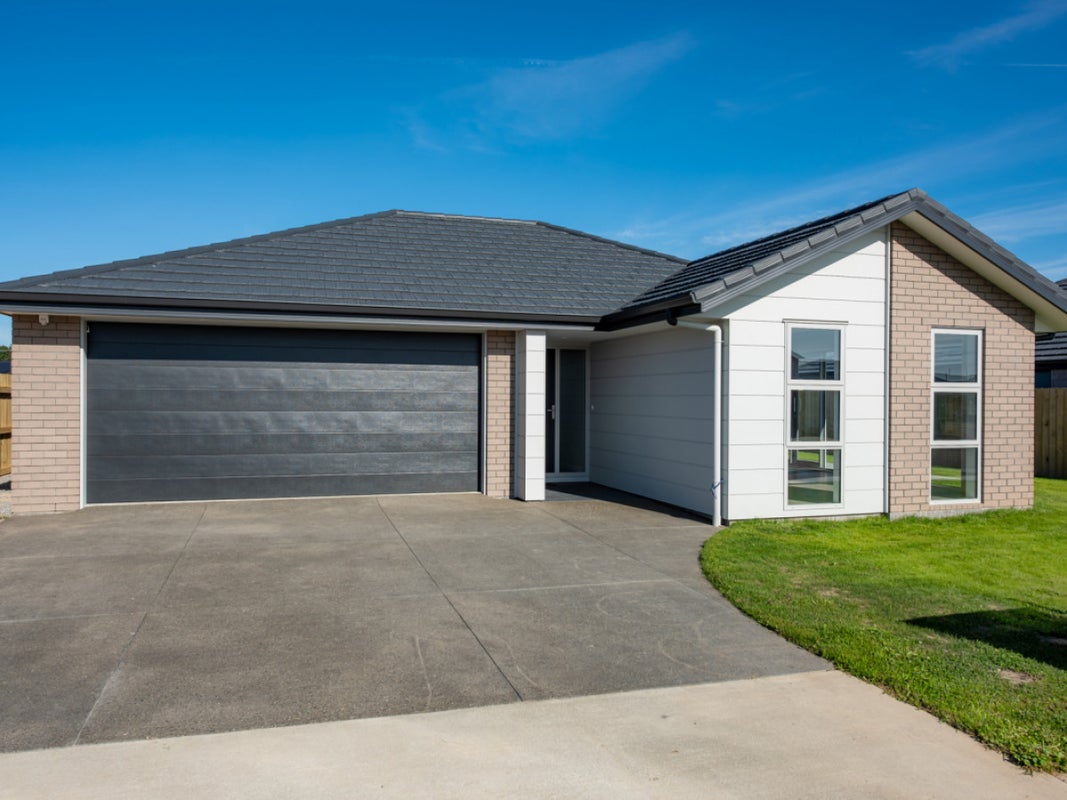 4 Caproni Road, Omaka - Carousel 1