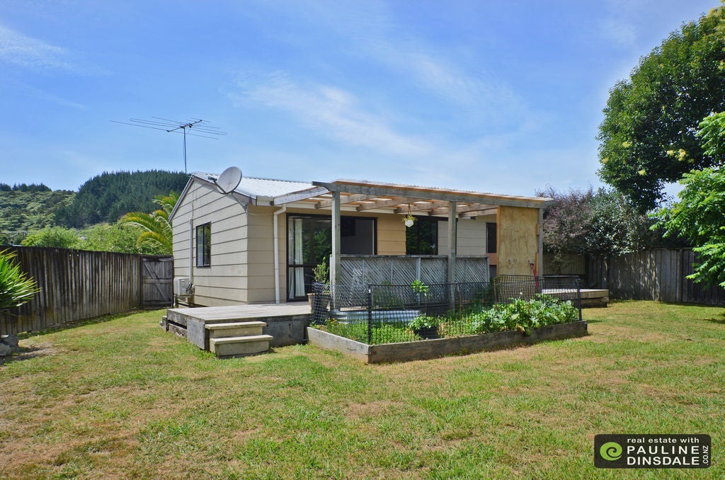 11 Clark Street, Hikurangi, Hikurangi - Carousel 1