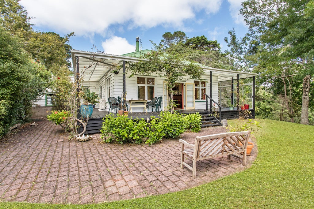 131 Shaw Road, Oratia, Auckland - Carousel 2