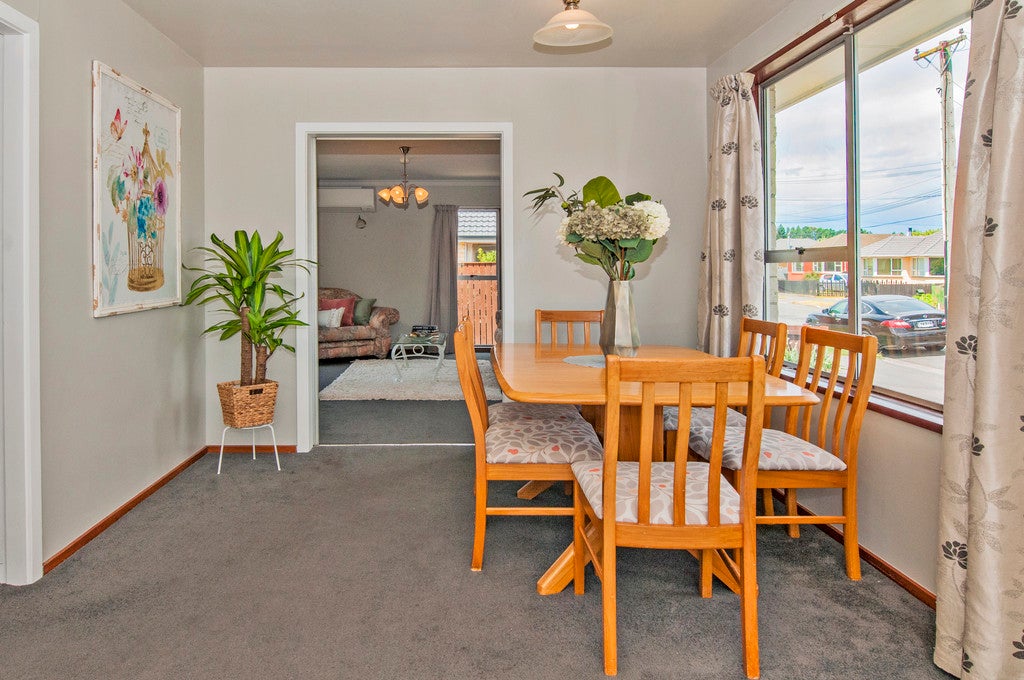 3 Vancouver Crescent, Wainoni, Christchurch - Carousel 2