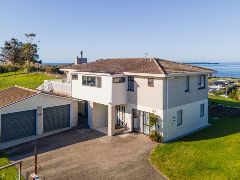 16 Adela Stewart Drive West, Athenree, Waihi Beach - Carousel 2