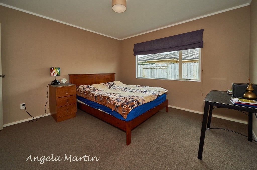 18 Meridian Grove, Kelvin Grove, Palmerston North - Carousel 20
