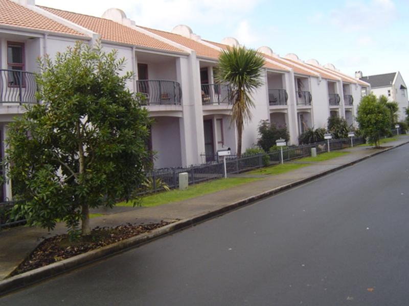 38 Winery Way, Henderson, Auckland - Carousel 1