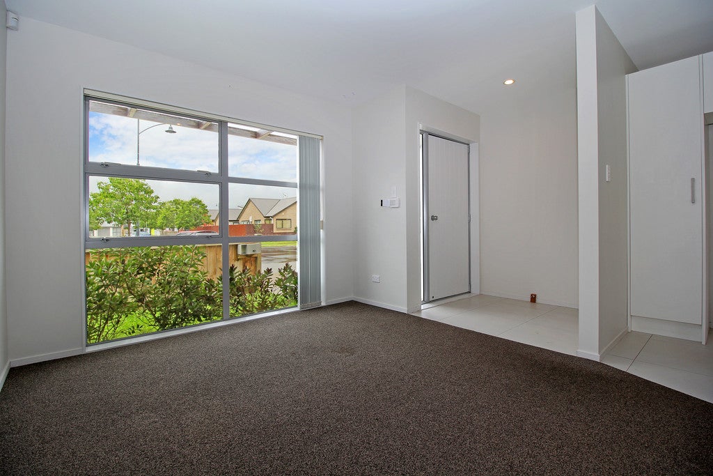 15 Kotuku Crescent, Takanini, Auckland - Carousel 2