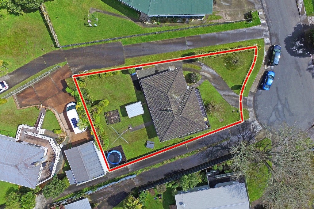 25 Aplin Place, Birkdale, Auckland - Carousel 13