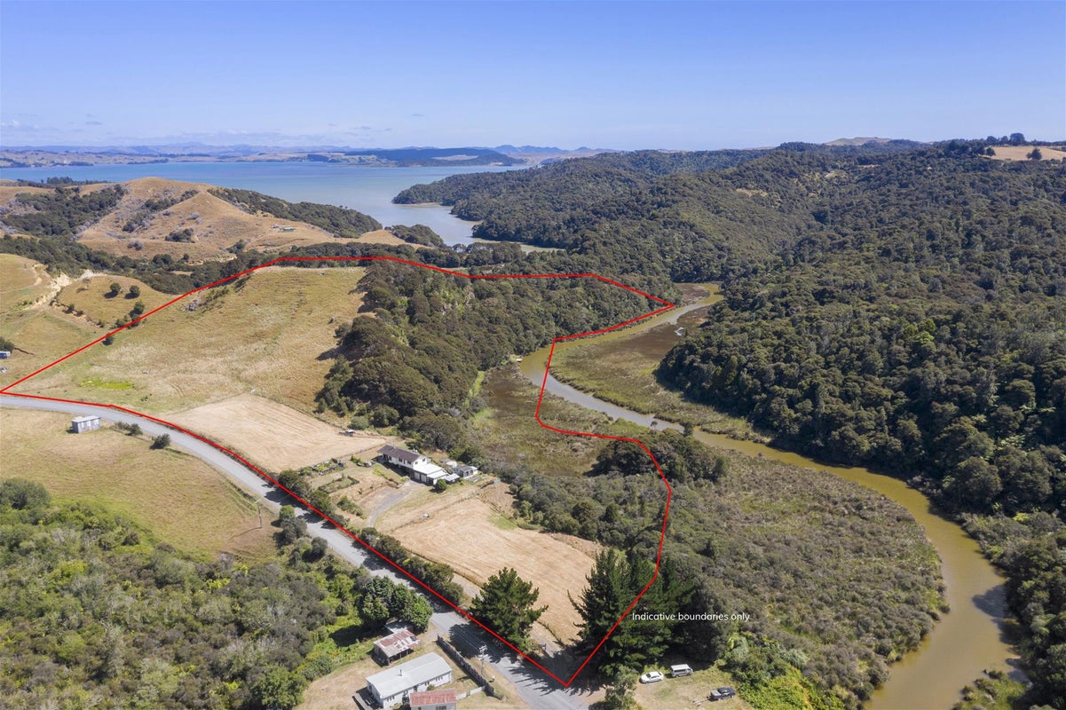 686 Te Papatapu Road, Te Mata - Carousel 1