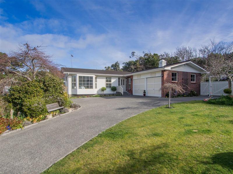 35 Caesars Place, Churton Park, Wellington - Carousel 2