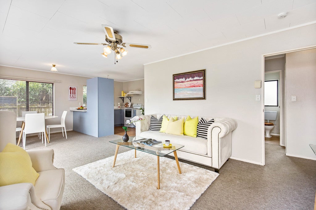 2/26 Horlicks Place, Randwick Park, Auckland - Carousel 1
