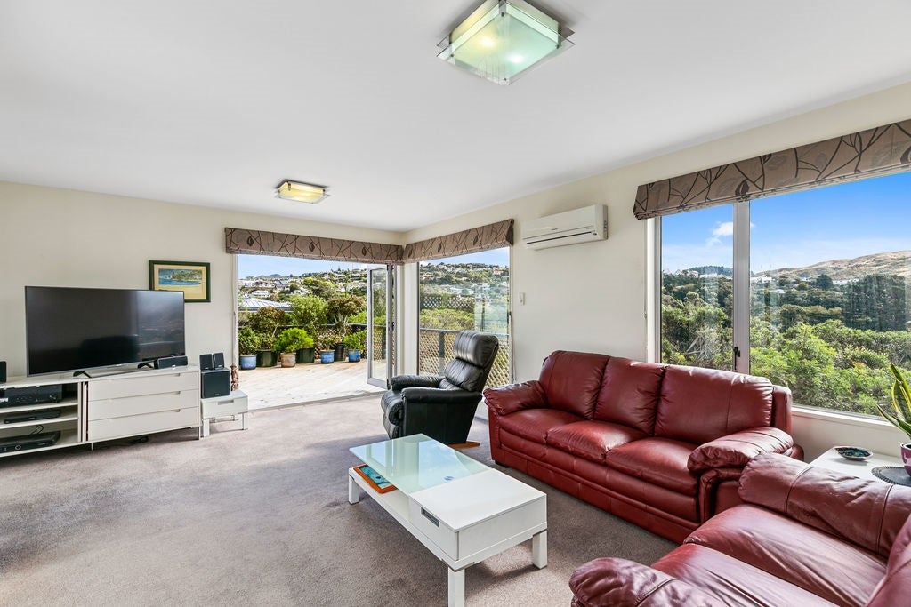 4 Ronald Woolf Place, Churton Park, Wellington - Carousel 2