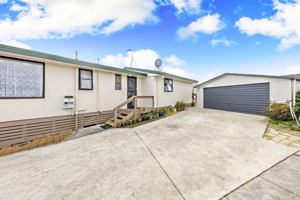 27 Barneys Farm Road, Clendon Park, Auckland - Carousel 13