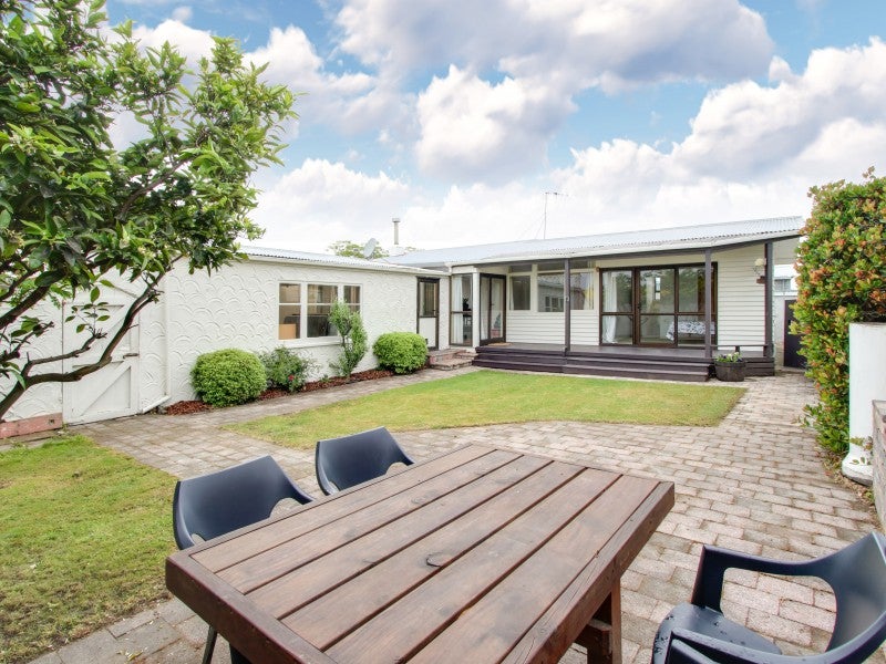 1/125 Taradale Road, Onekawa, Napier - Carousel 1