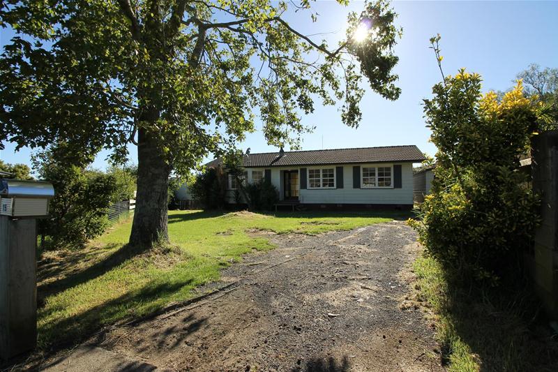 15 Ulay Place, Clover Park, Auckland - Carousel 1
