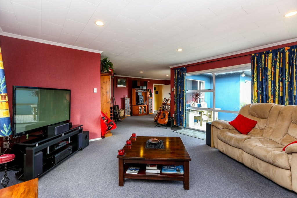 3 Ranfurly Street, Frankleigh Park, New Plymouth - Carousel 2