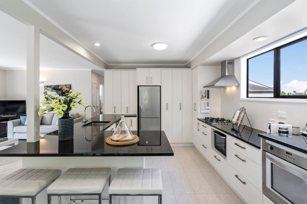 2/11 Riddell Road, Glendowie, Auckland - Carousel 2