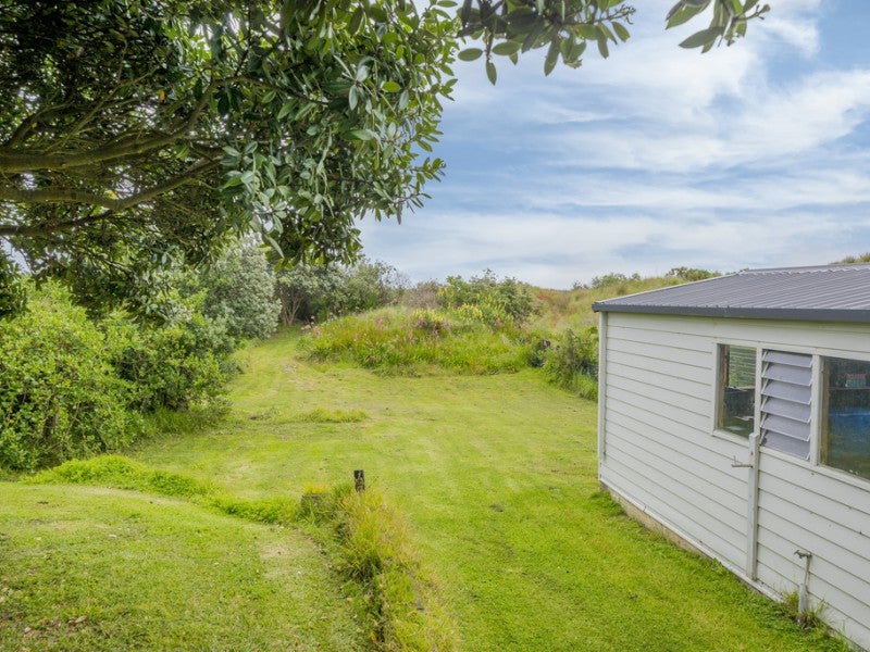 11 Moana Street, Otaki Beach, Otaki - Carousel 2
