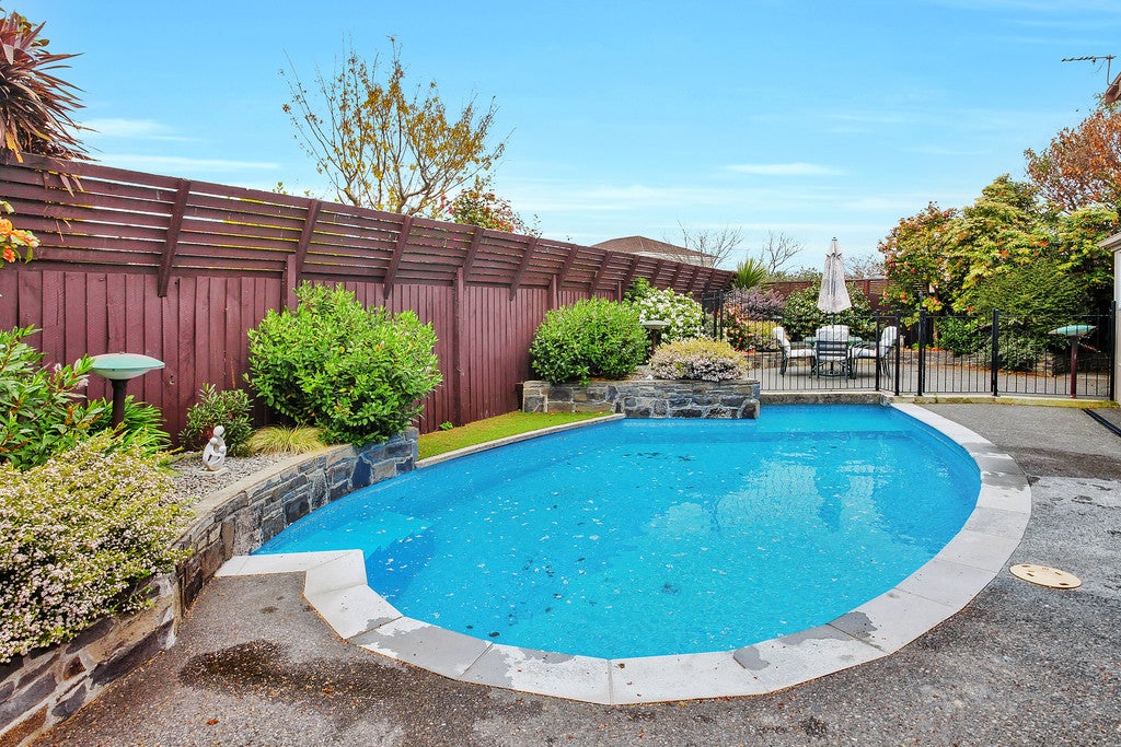2/6 Woodstock Place, Russley, Christchurch - Carousel 12