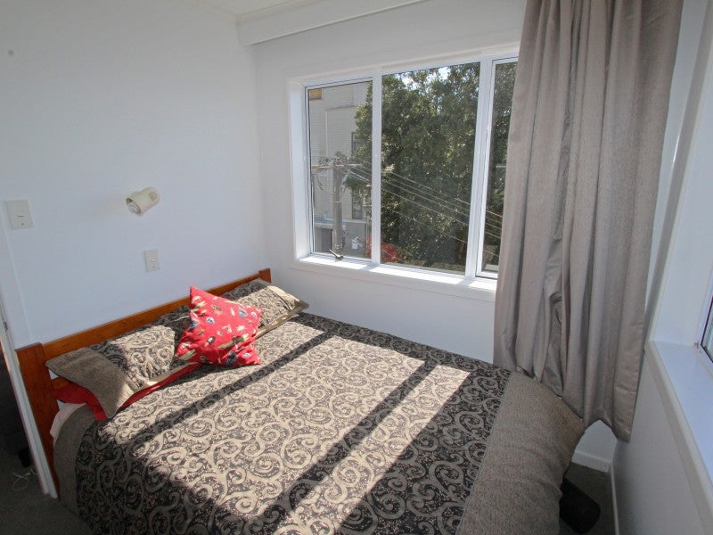 8/340 Tinakori Road, Thorndon, Wellington - Carousel 1