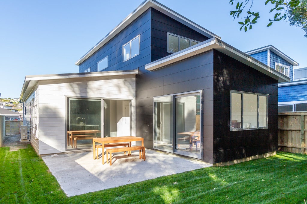 3 Breakwater Way, Whitby, Porirua  - Carousel 2