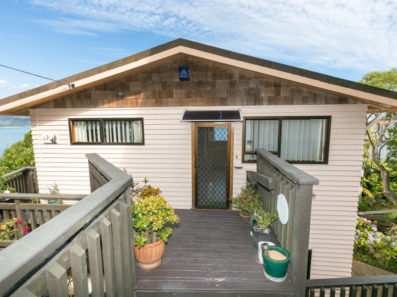 12 Napier Street, Karaka Bays, Wellington - Carousel 2