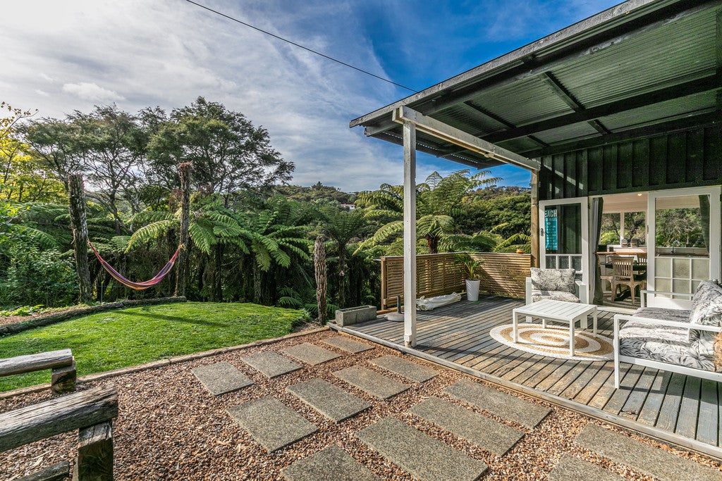 29 Crescent Road East, Ostend, Waiheke Island - Carousel 2