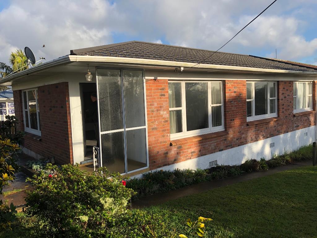 32 Exminster Street, Blockhouse Bay, Auckland - Carousel 1