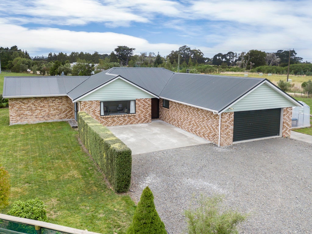 87 Longwood East Road, South Featherston, Featherston - Carousel 1