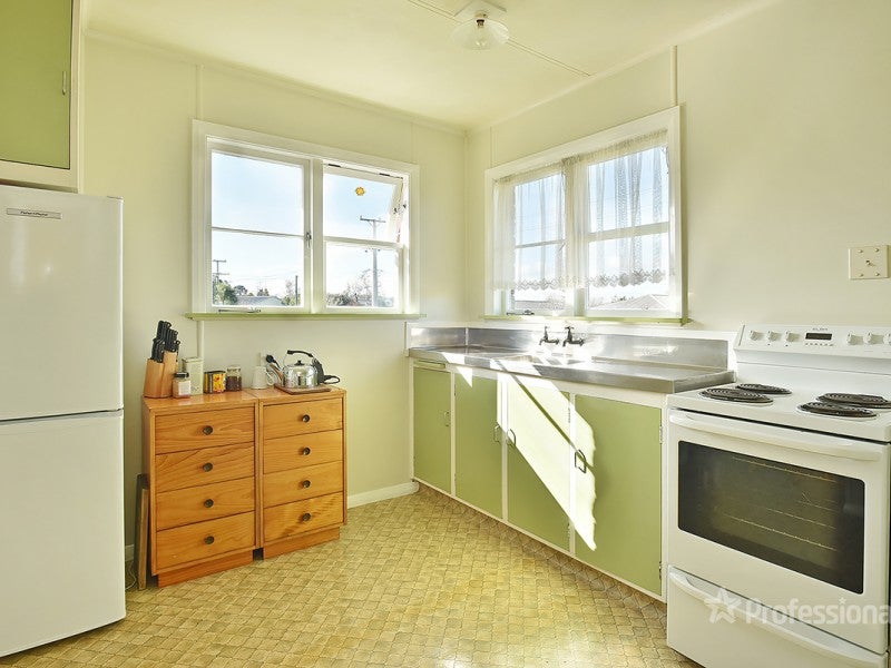 2 Kowhai Place, Lansdowne, Masterton - Carousel 2