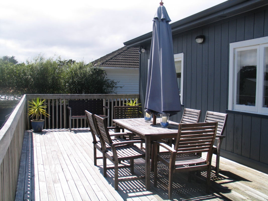 11 Bishop Street, Green Bay, Auckland - Carousel 2