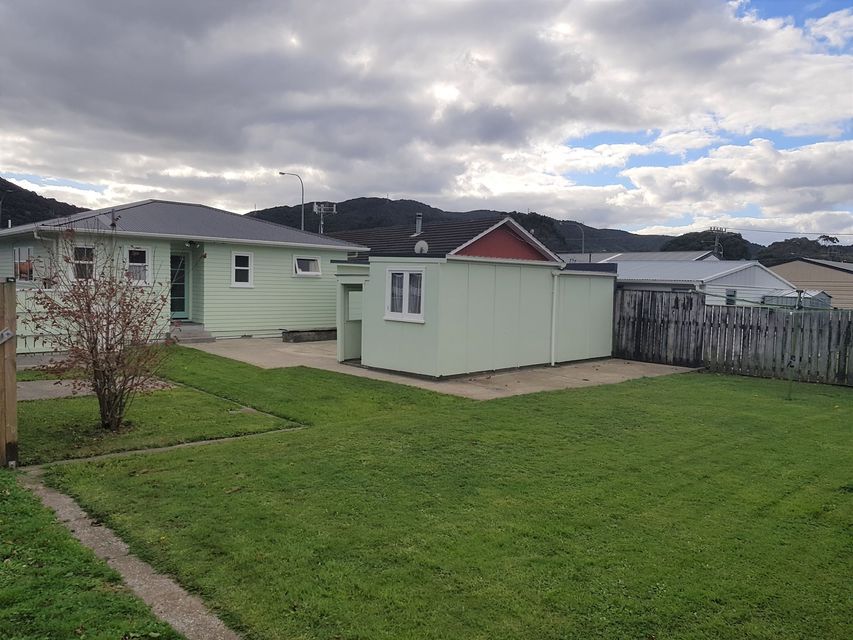 4 Parkway, Wainuiomata, Lower Hutt - Carousel 10