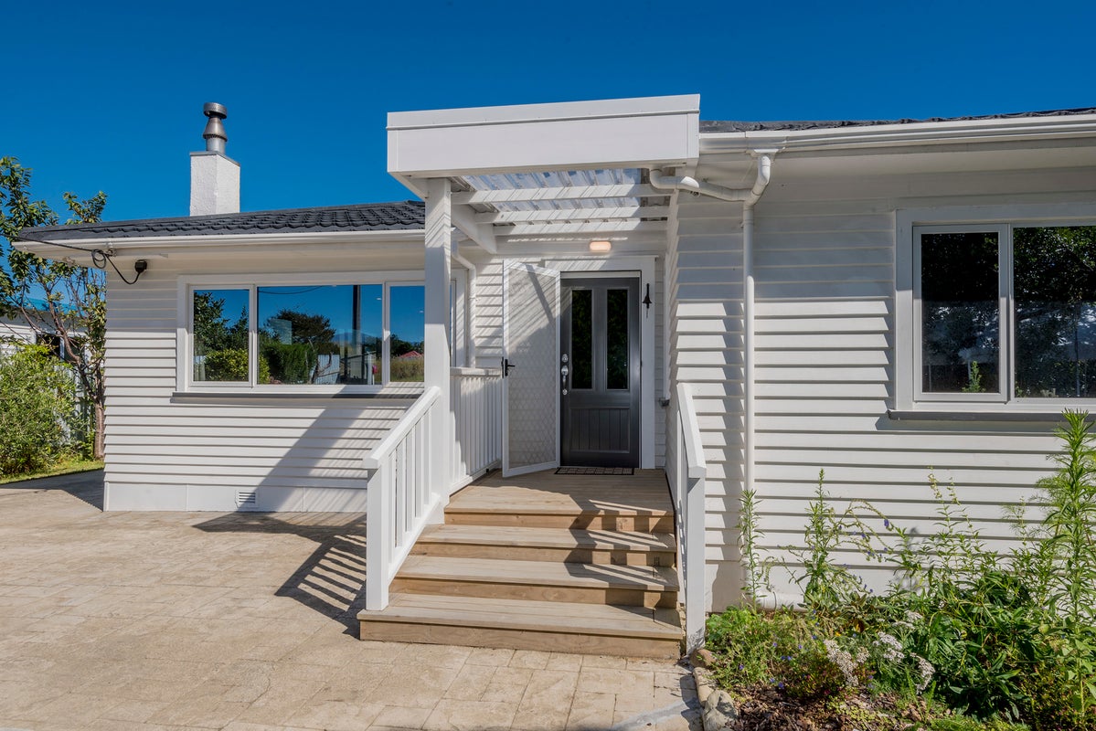 1171 State Highway 1, Te Horo - Carousel 2