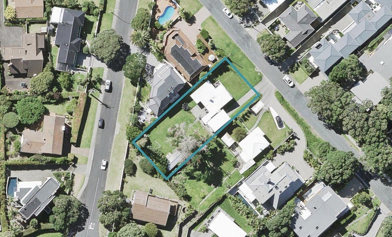 17 Whitby Crescent, Mairangi Bay, Auckland - Carousel 1