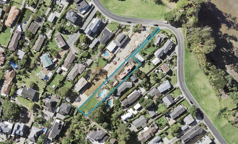 64 Marine Parade, Mellons Bay, Auckland - Carousel 1
