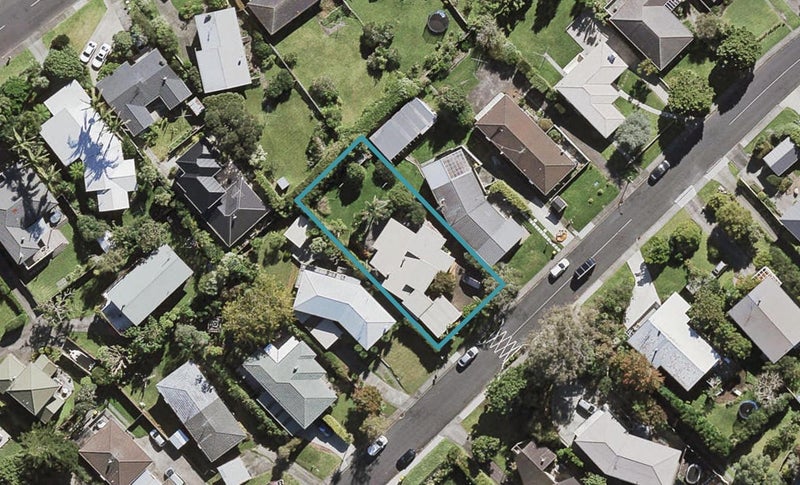 49 Alton Avenue, Hillcrest, Auckland - Carousel 1