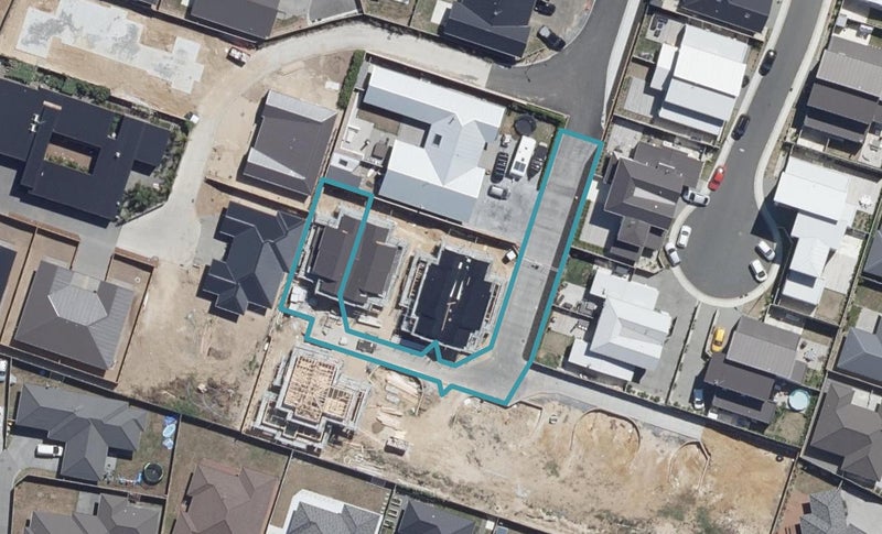 2/15 Onukutara Place, Huntington, Hamilton - Carousel 1