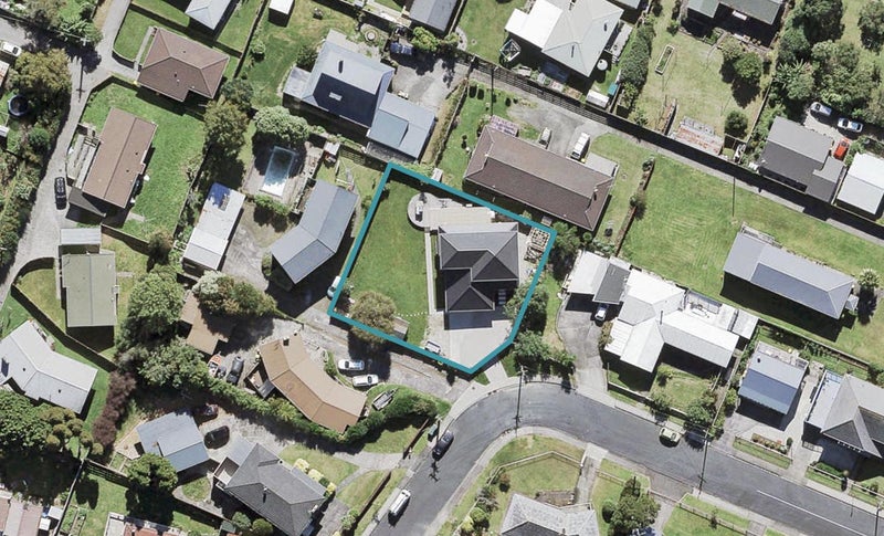 5 Scanlen Terrace, Kelston, Auckland - Carousel 1